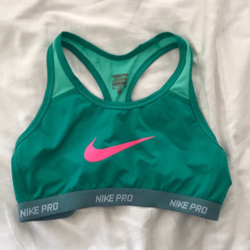 Nike pro sports bra